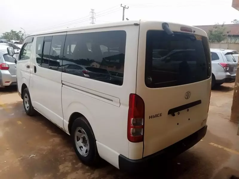 Toyota Hiace - 2013