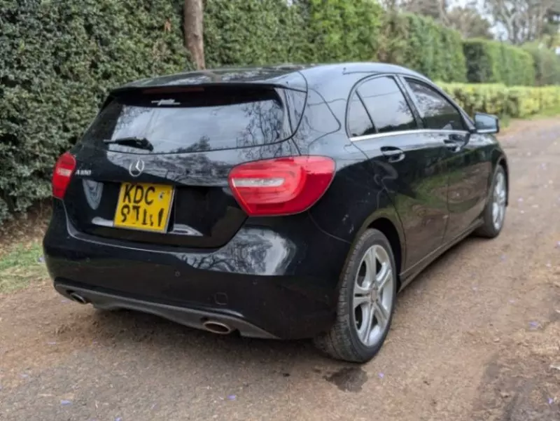 Mercedes-Benz A180   - 2014
