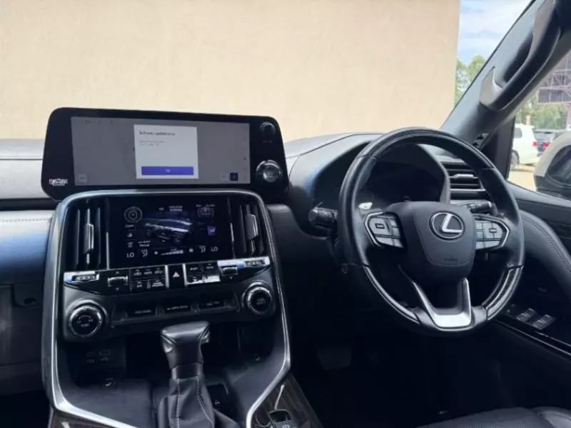 Lexus LX   - 2017