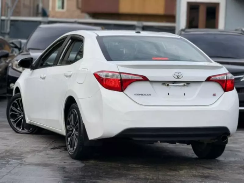Toyota Corolla   - 2015