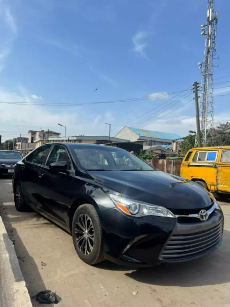 Toyota Camry   - 2016