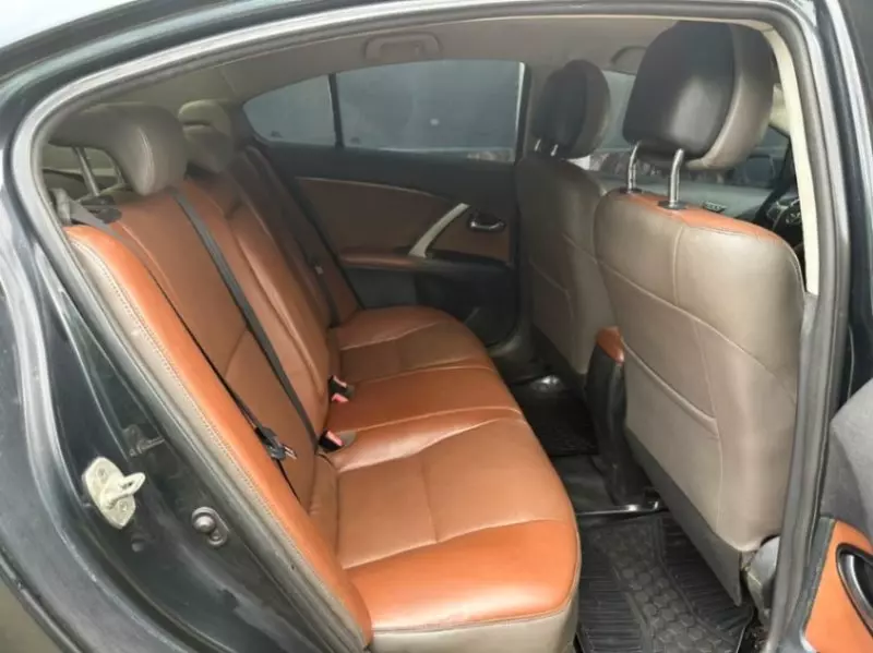 TOYOTA Avensis   - 2009
