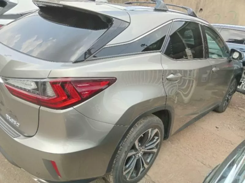 Toyota Camry   - 2018