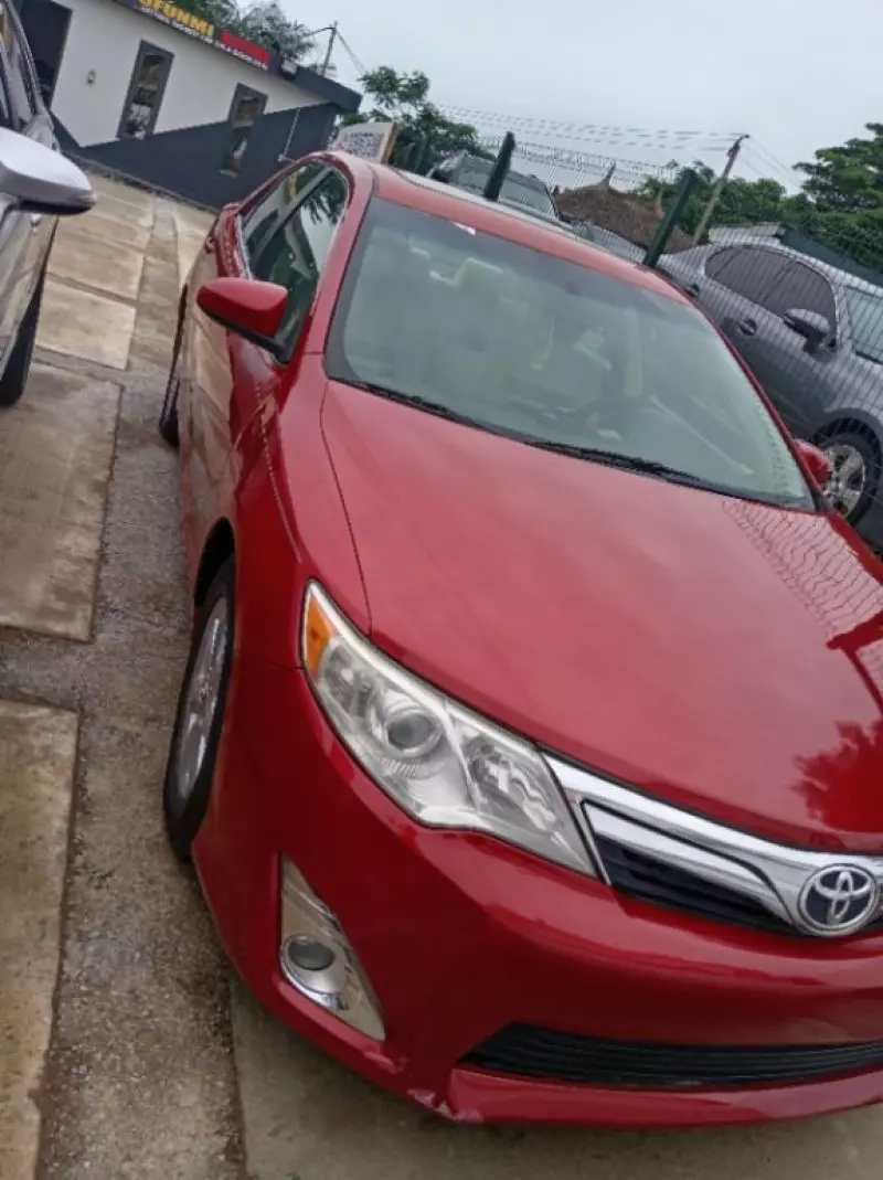 Toyota Camry - 2012