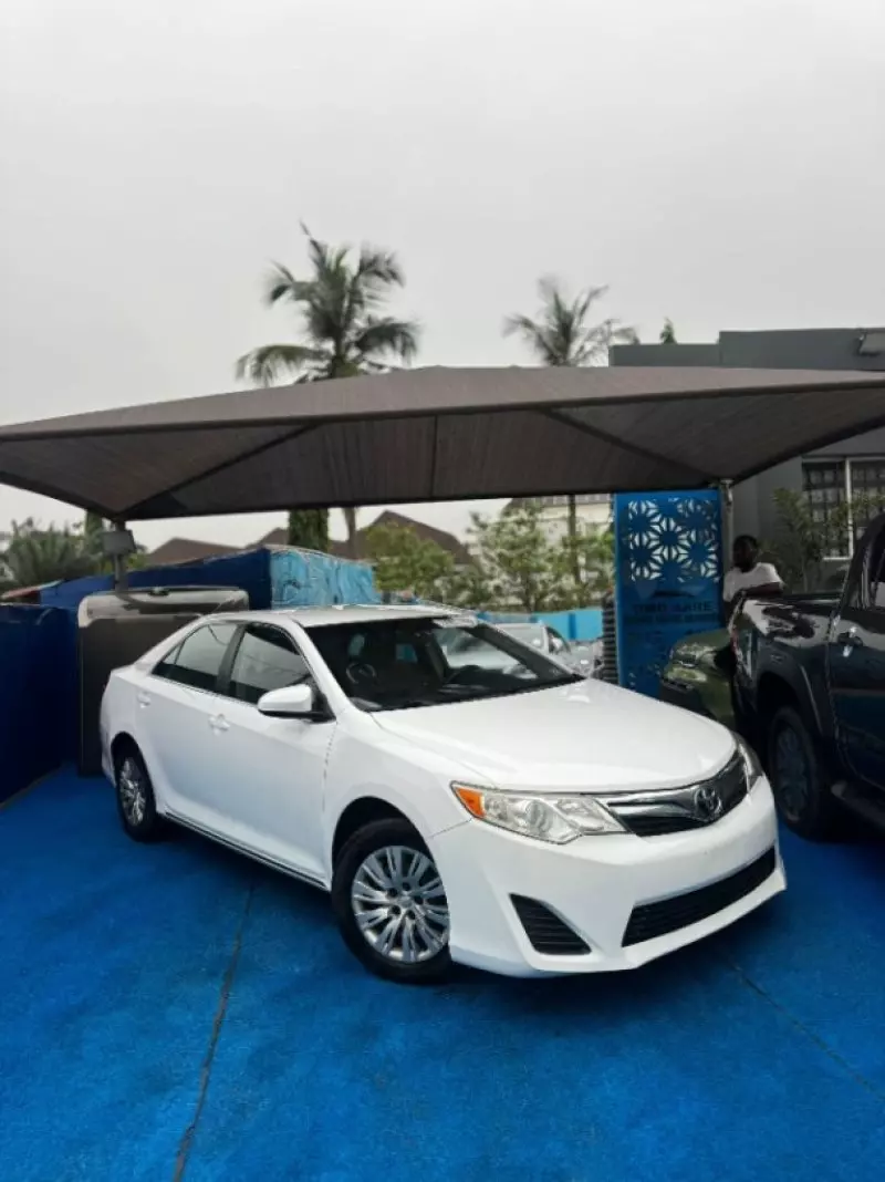 TOYOTA Camry   - 2012
