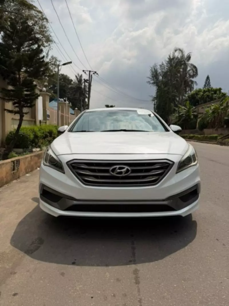 Hyundai Sonata   - 2015
