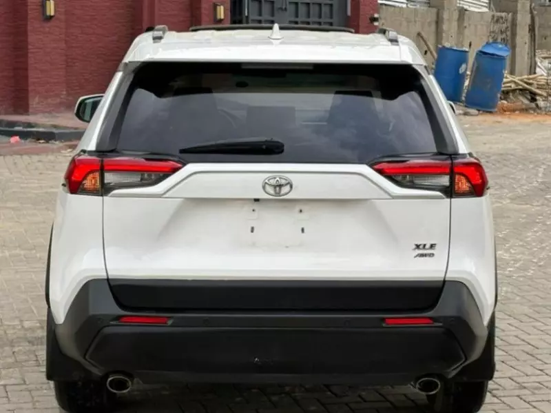 Toyota RAV4 - 2024