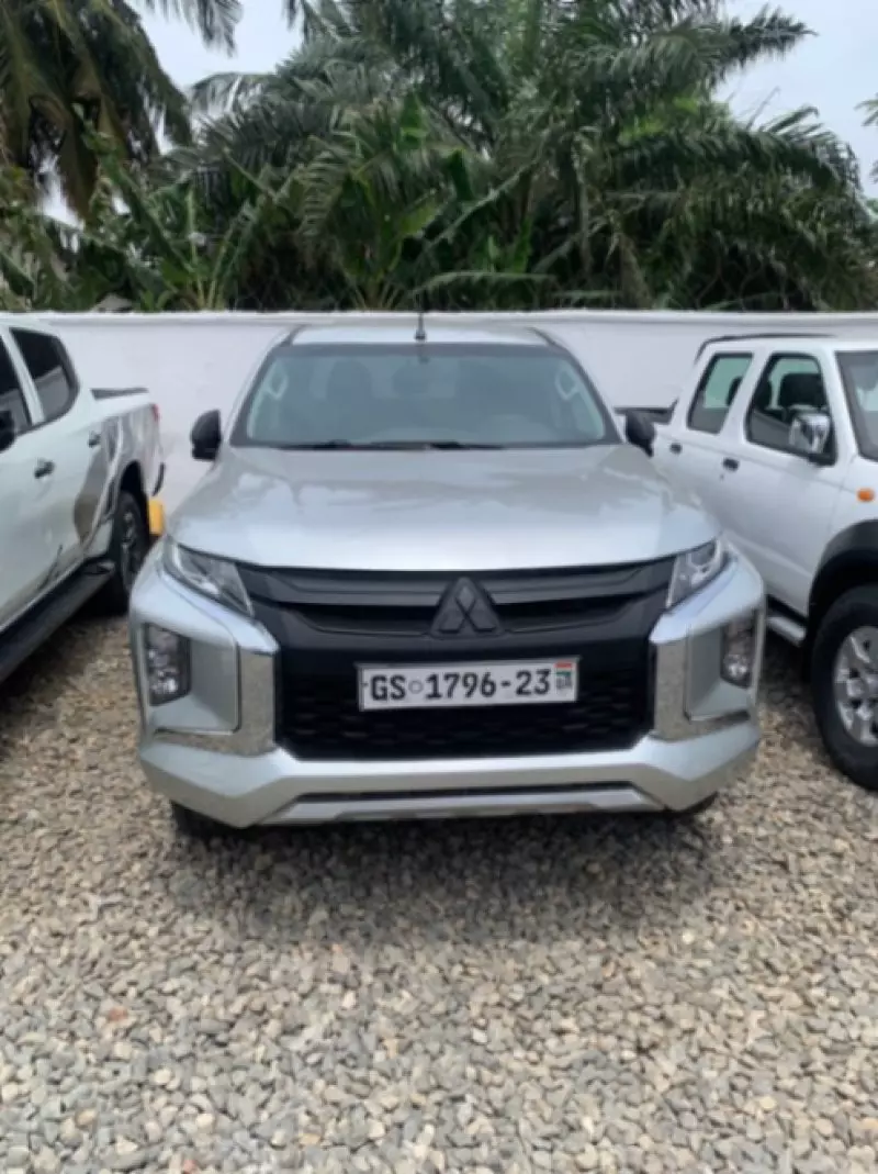Mitsubishi L200   - 2023