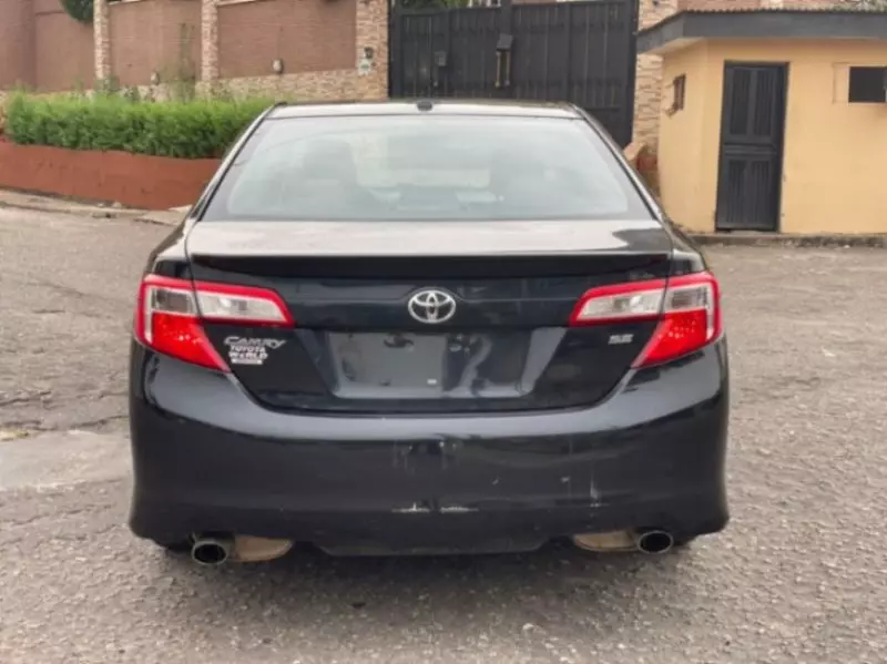 TOYOTA Camry   - 2012