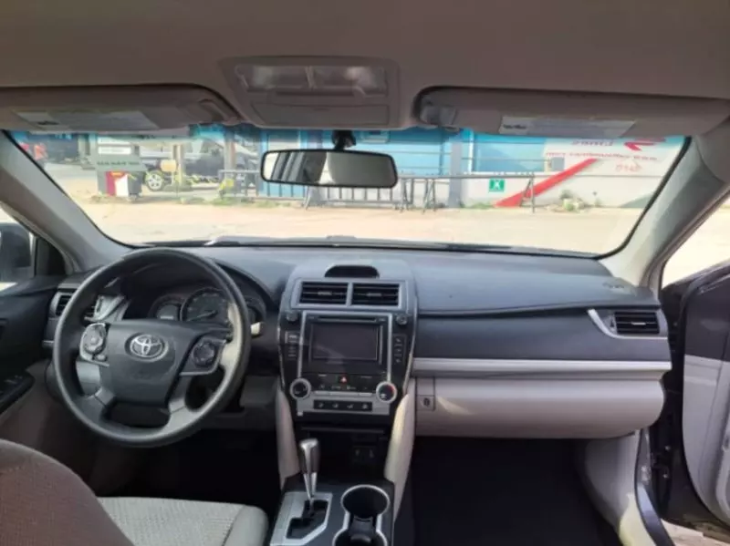 Toyota Camry   - 2012