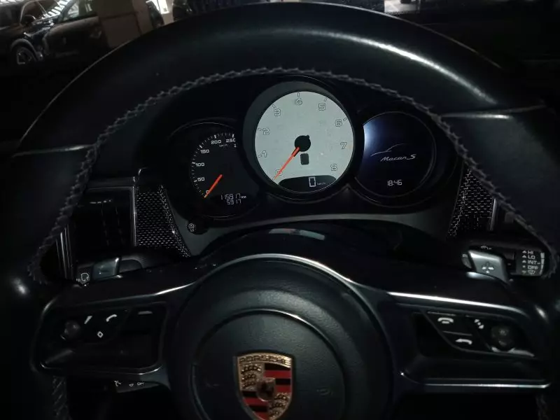 PORSCHE Macan   - 2017