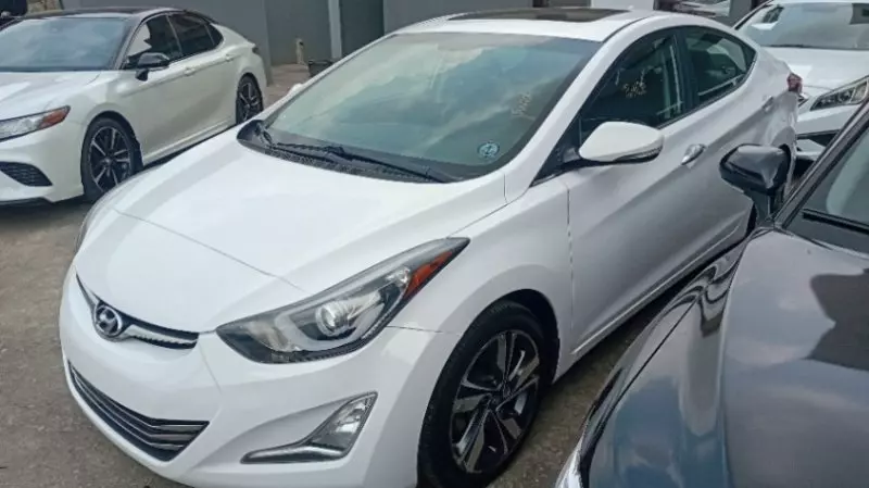 Hyundai Elantra   - 2015