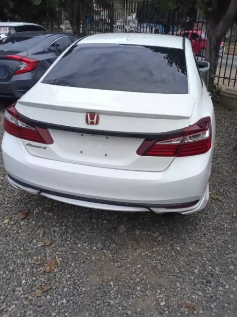 Honda Accord   - 2016