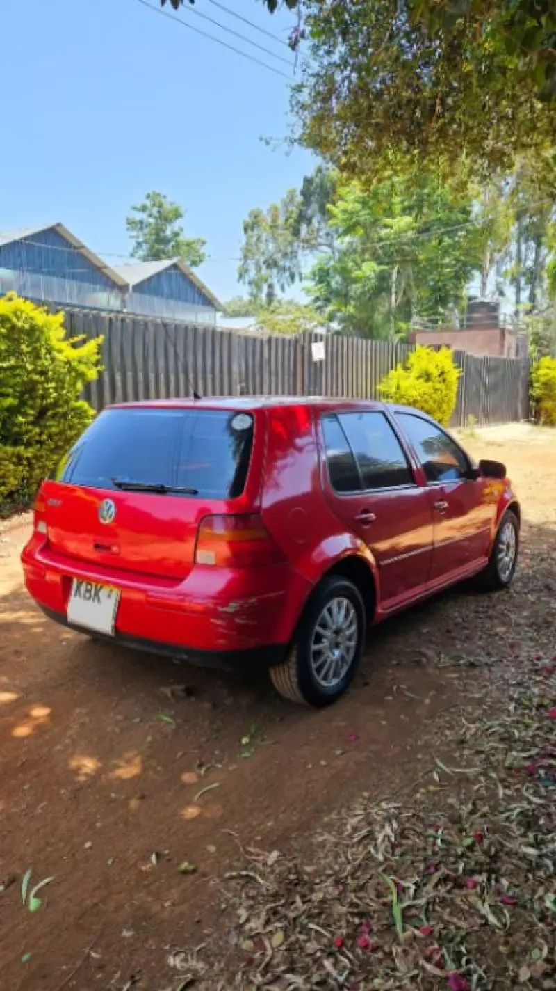 Volkswagen Golf   - 2003