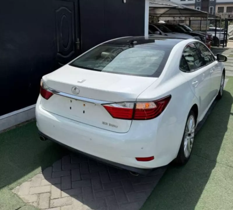 Lexus ES 350   - 2013