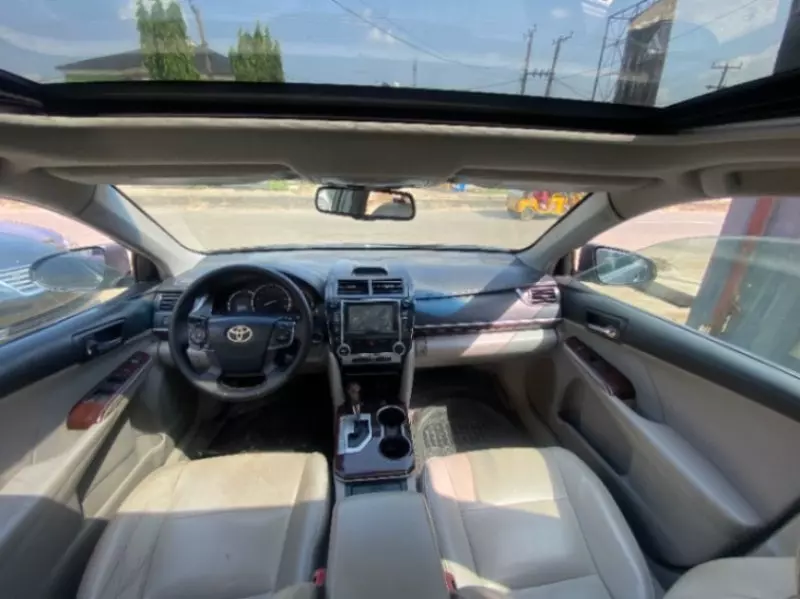 Toyota Camry   - 2012