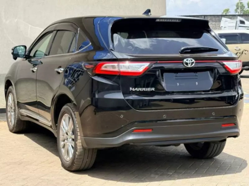 Toyota Harrier   - 2018