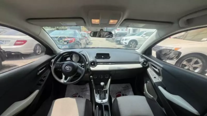 Toyota Yaris   - 2016