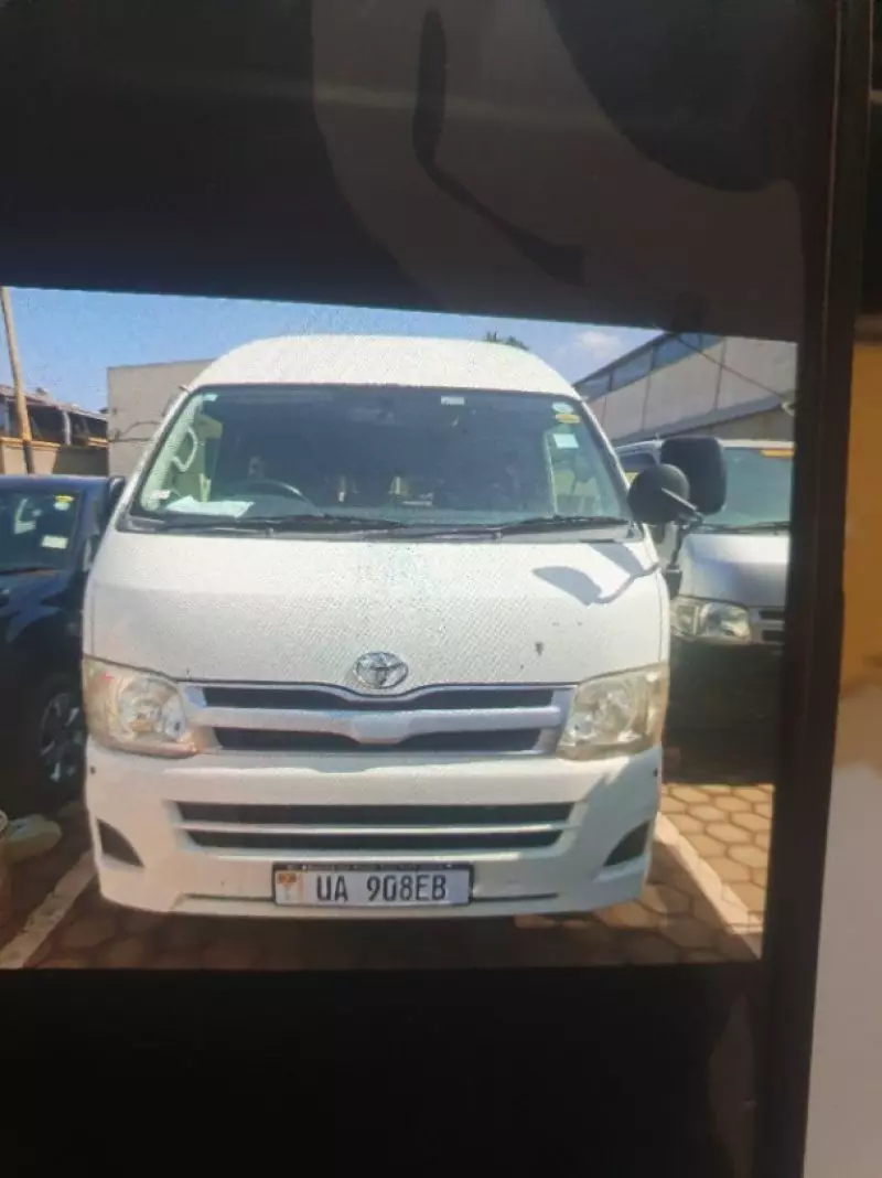 TOYOTA Hiace   - 2015