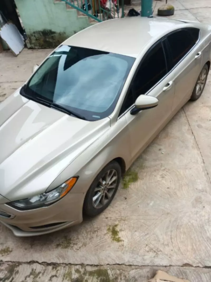 Ford Fusion   - 2017