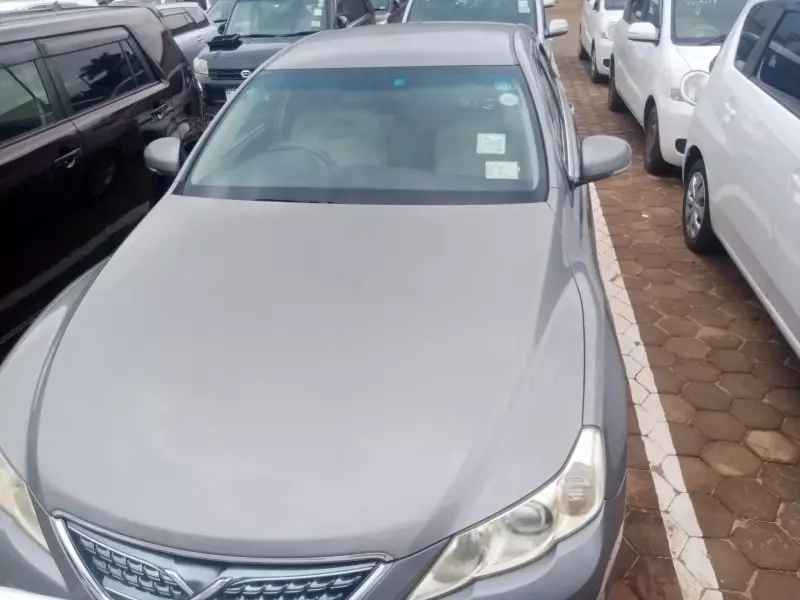 Toyota Mark X   - 2010