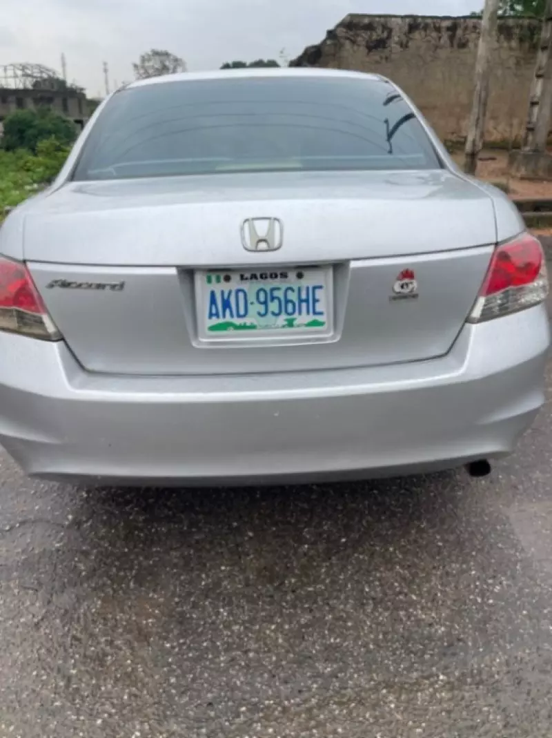 Honda Accord   - 2010