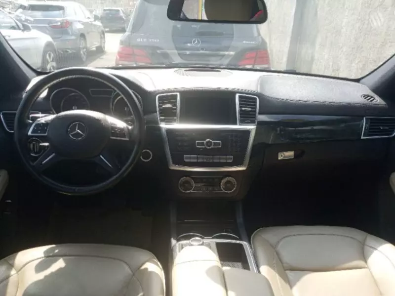 Mercedes-Benz ML 550   - 2014