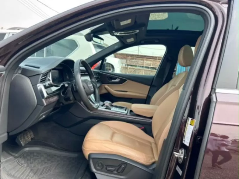 Audi Q7   - 2020