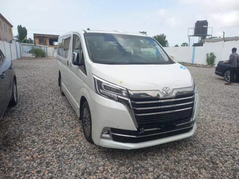 Toyota Hiace   - 2023