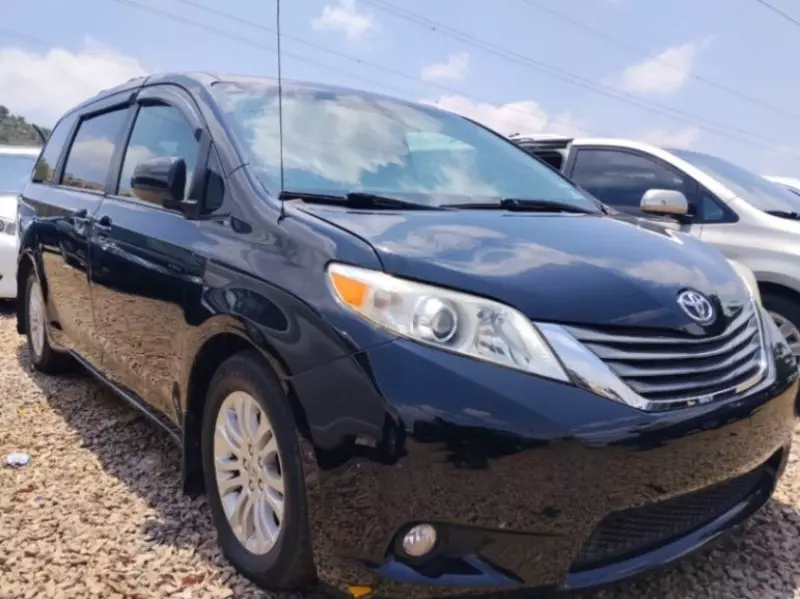 Toyota Sienna   - 2013