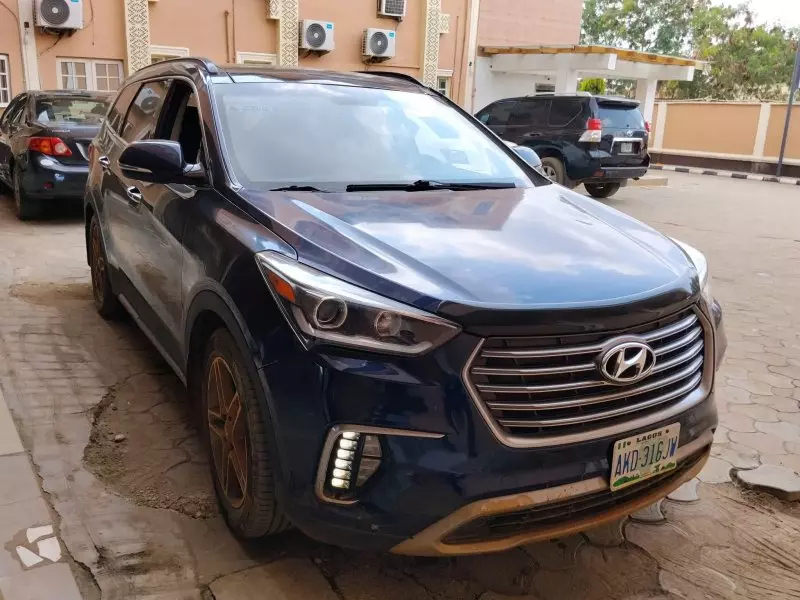 Hyundai Santa Fe   - 2017
