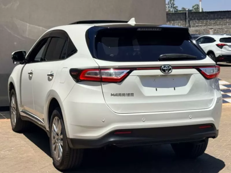 Toyota Harrier   - 2019