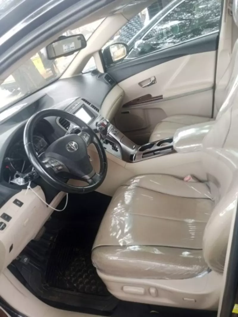 Toyota Venza   - 2012