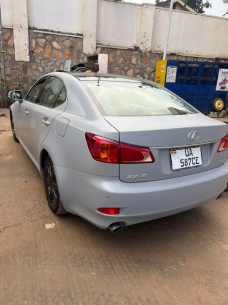 Lexus IS 250   - 2011