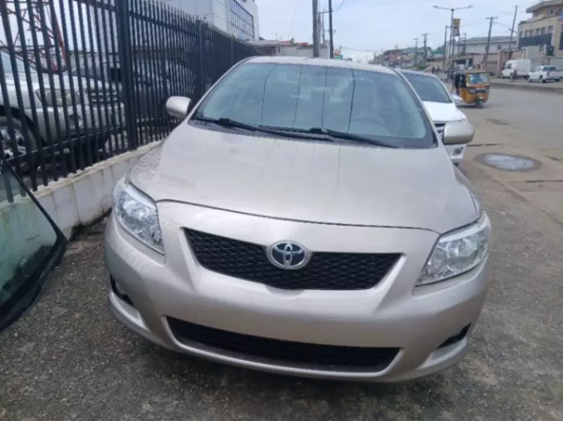 Toyota Corolla   - 2013