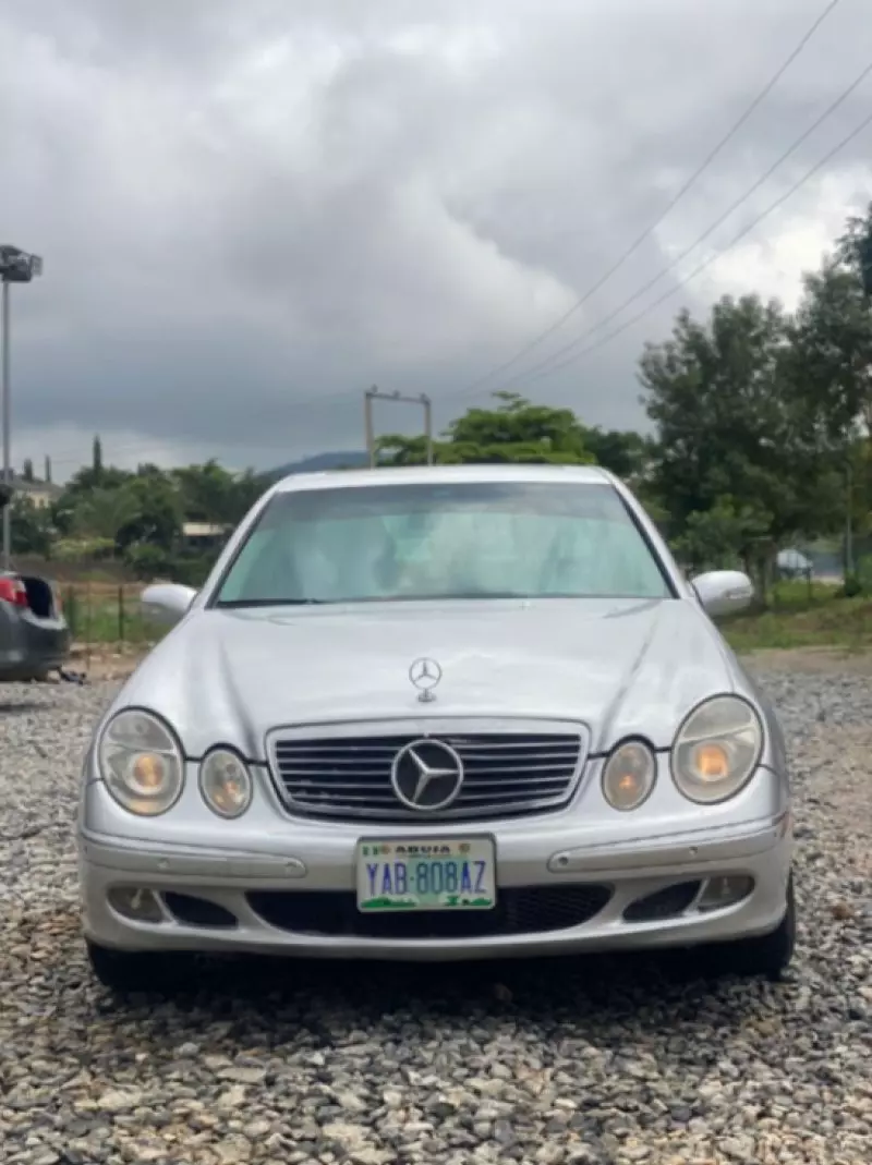 Mercedes-Benz E350   - 2006