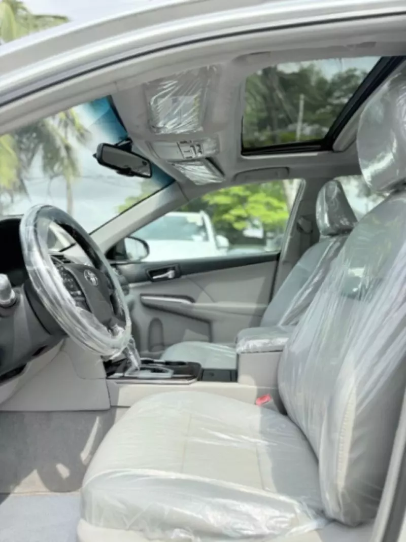 Toyota Camry   - 2014