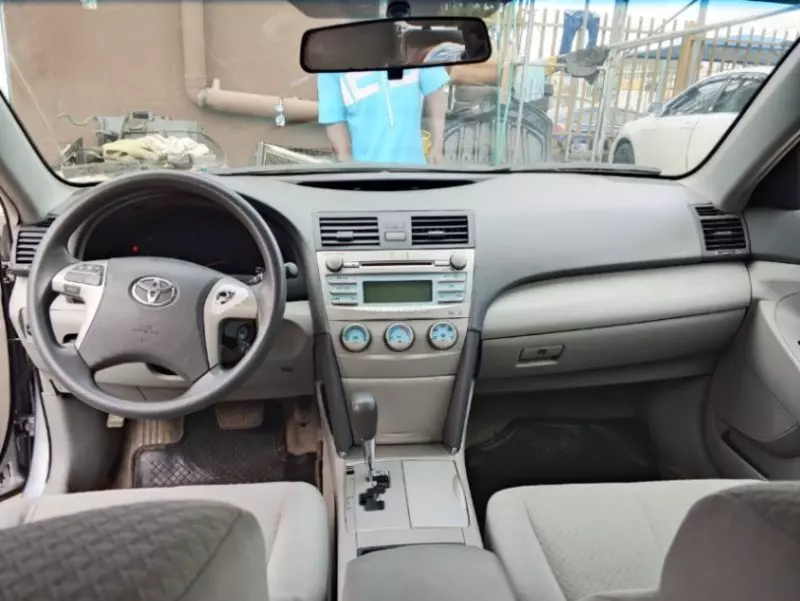 Toyota Camry   - 2009