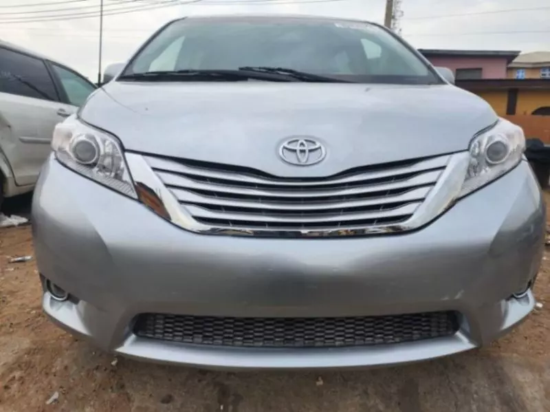 Toyota Sienna   - 2014