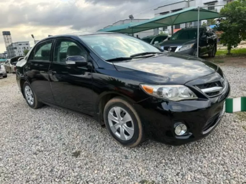 TOYOTA corolla   - 2010