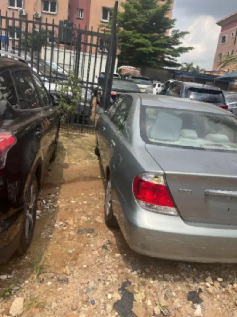 Toyota Camry - 2005