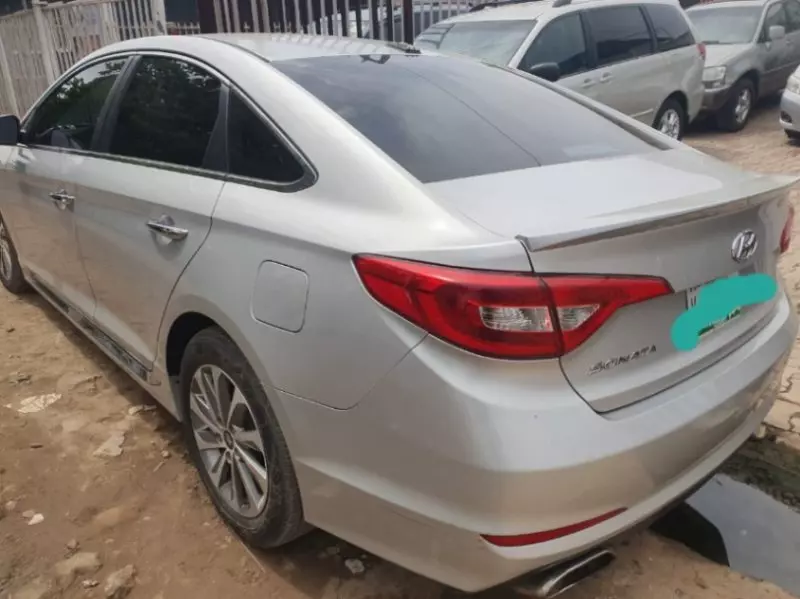 Hyundai Sonata   - 2015