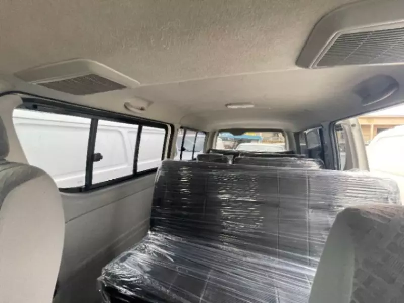 Toyota Hiace   - 2014