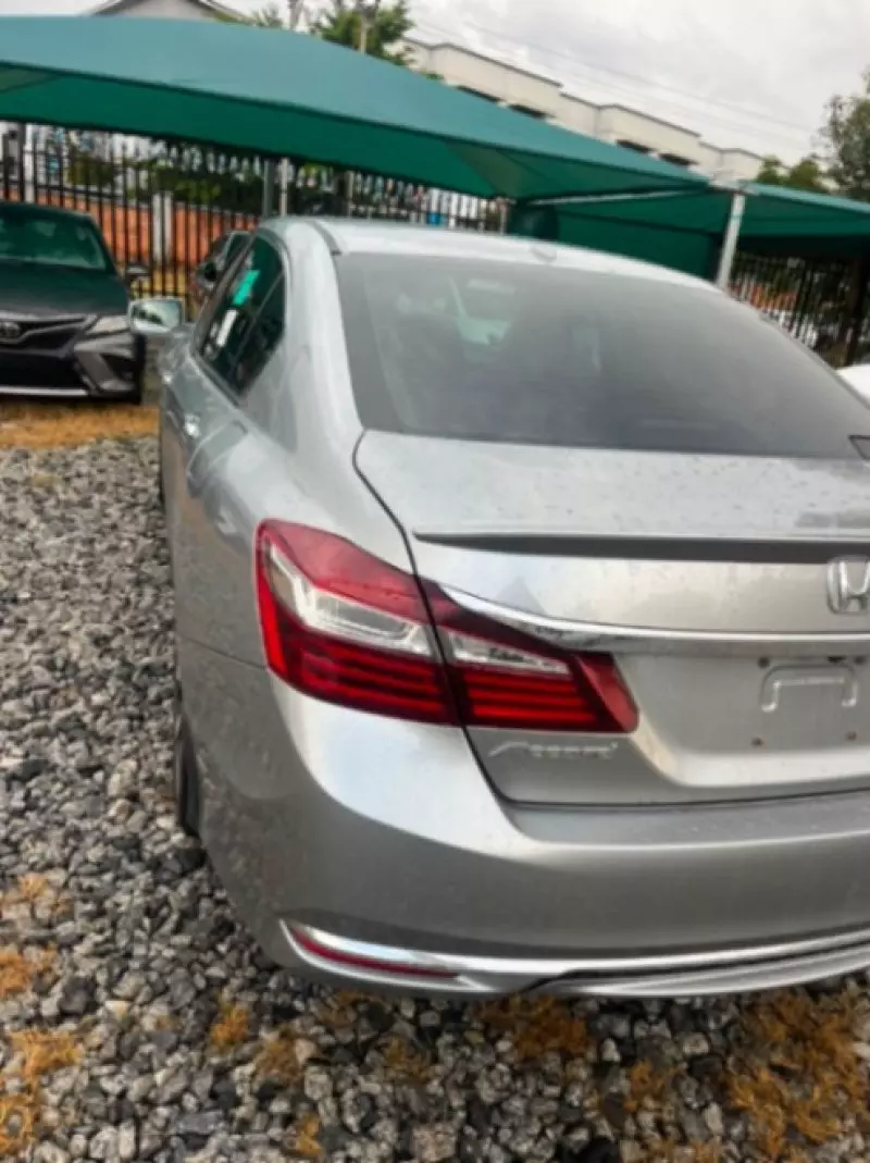 Honda Accord   - 2016