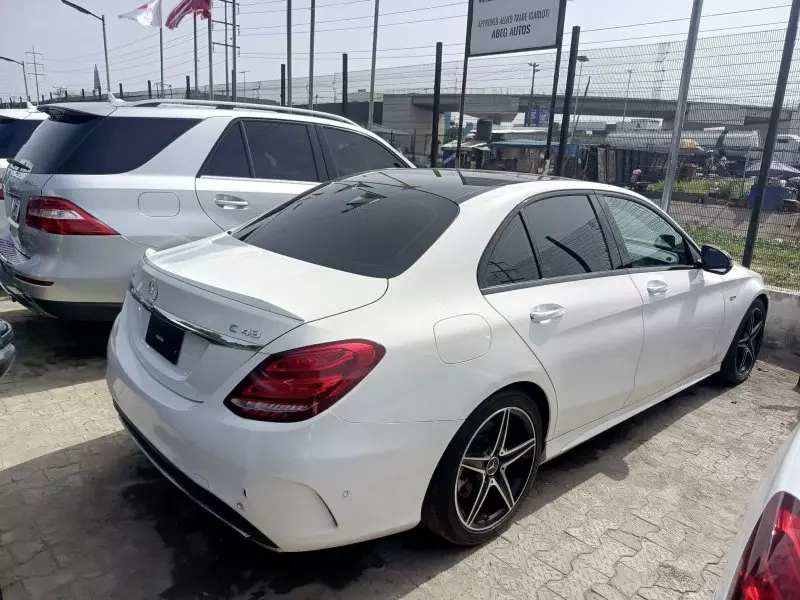 Mercedes-Benz C-Class - 2017