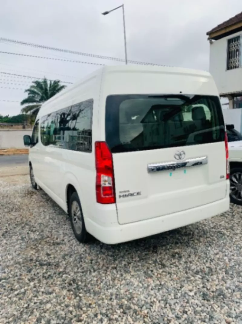 Toyota Hiace   - 2025