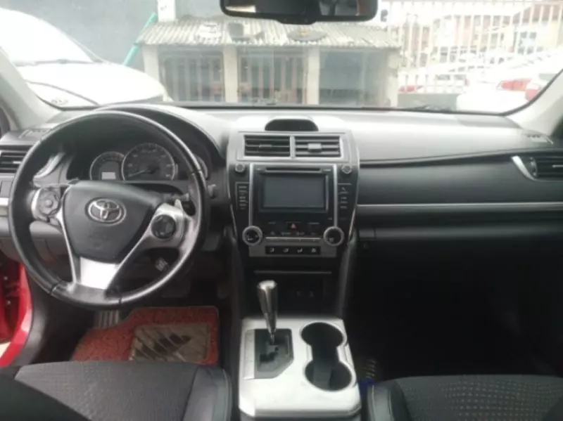 TOYOTA Camry - 2012