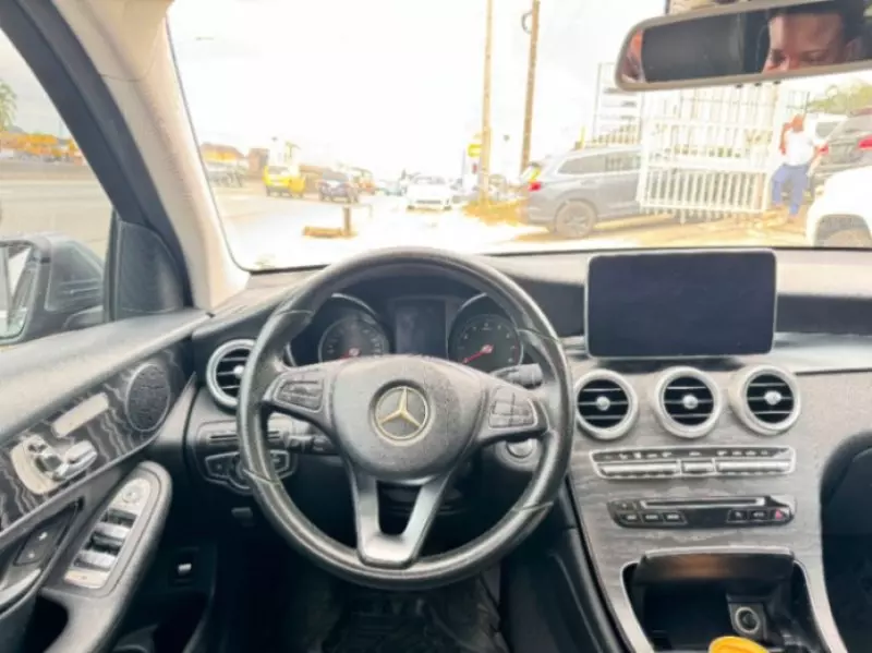 Mercedes-Benz GLC 300   - 2016