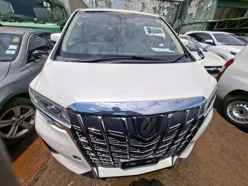 Toyota Alphard   - 2018