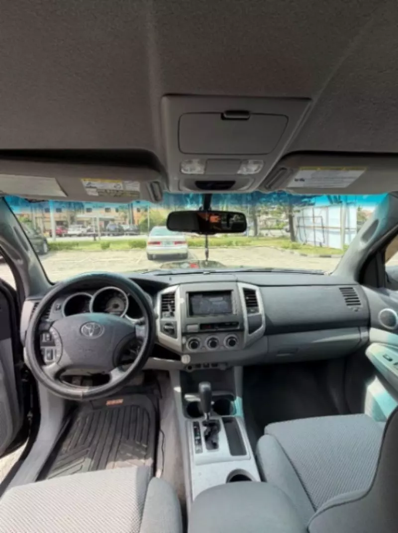 Toyota Tacoma   - 2010